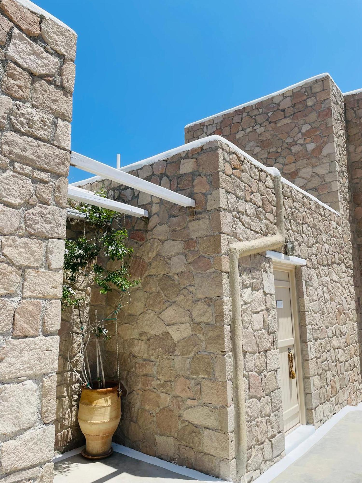 Milo Milo Suites Mandrakia エクステリア 写真