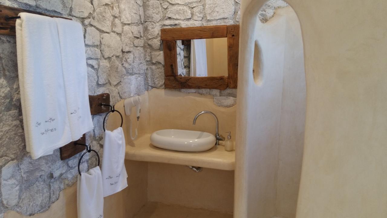 Milo Milo Suites Mandrakia エクステリア 写真