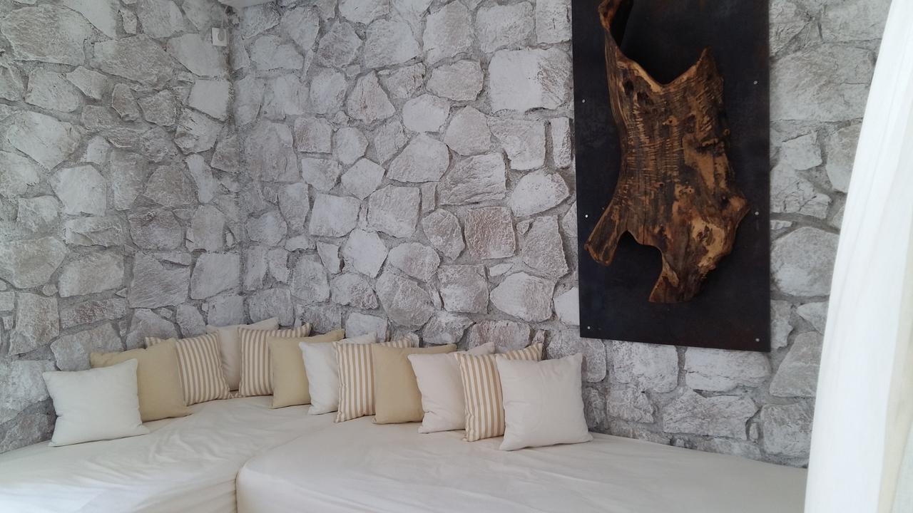 Milo Milo Suites Mandrakia エクステリア 写真